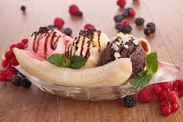 Banana Split dessert at Asian Palace